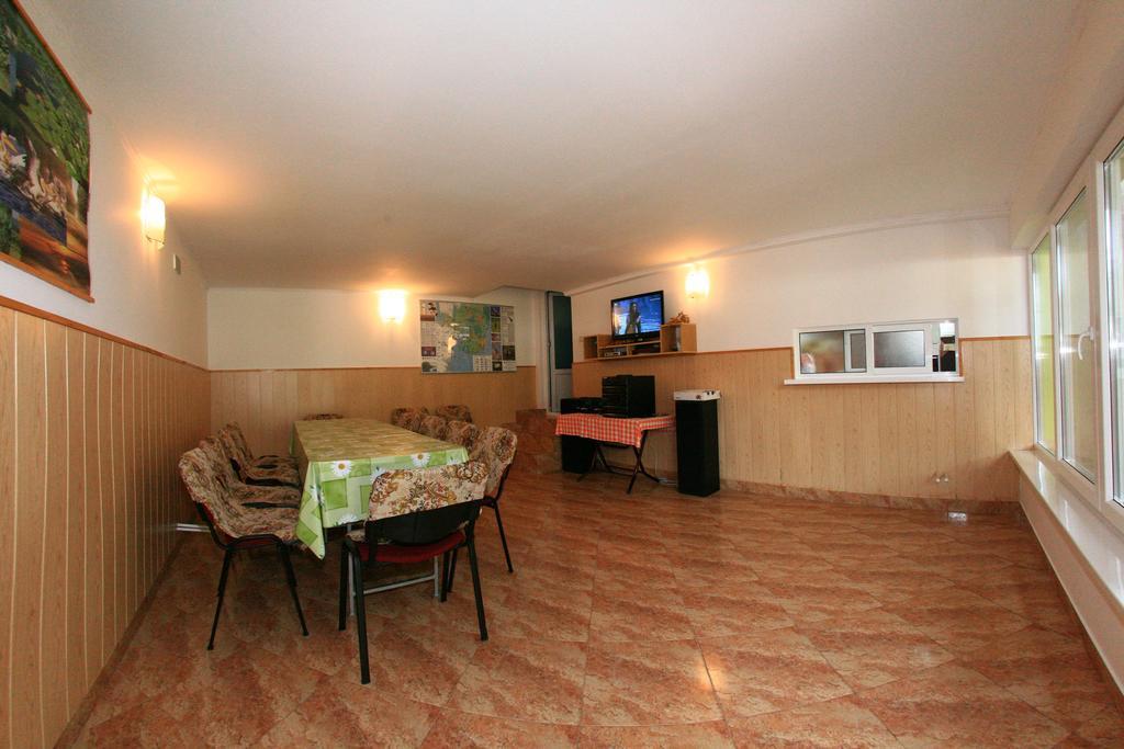 Casa Nelu Pescaru 호텔 마흐무디아 외부 사진