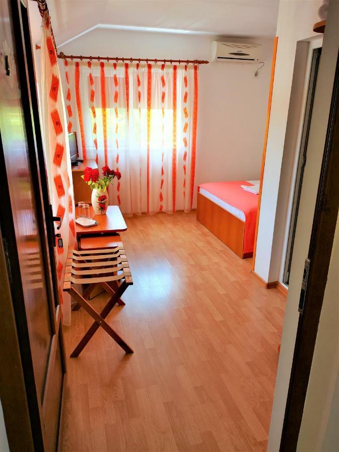 Casa Nelu Pescaru 호텔 마흐무디아 외부 사진